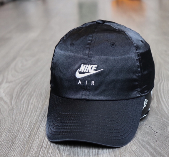  Nón cong Nike vải lụa bóng