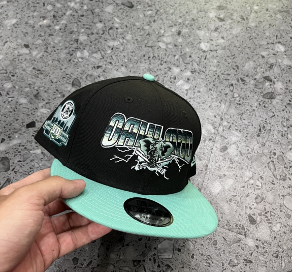 Nón Snapback A's Đen Lưỡi Xanh Mint