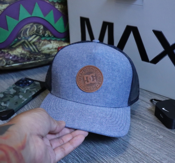 trucker DC xanh nhạt logo da