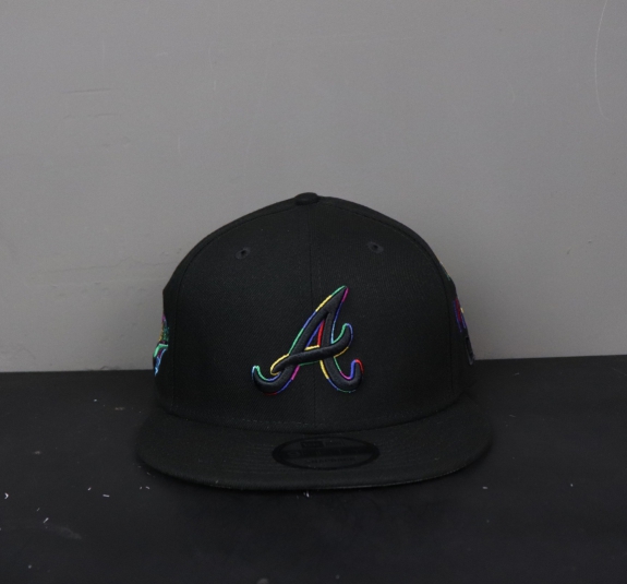 NÓN SNAPBACK A ĐEN LOGO NHIỀU MÀU