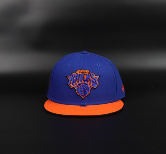 NÓN SNAPBACK KNICKS XANH LƯỠI CAM