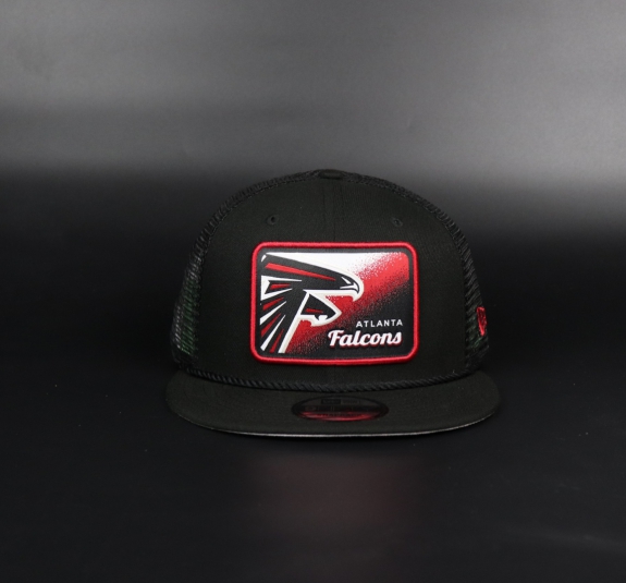 NÓN SNAPBACK LƯỚI FALCONS ĐEN LOGO ĐỎ