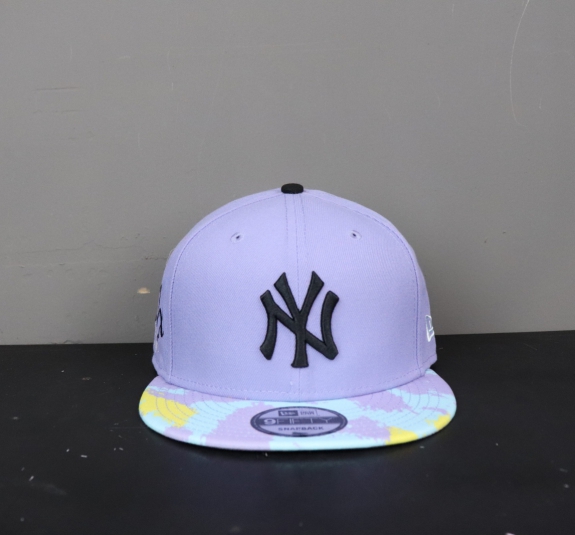 NÓN SNAPBACK NY TÍM NHẠT LƯỠI CAMO