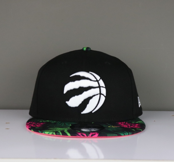 NÓN SNAPBACK RAPTORS LƯỠI HOA LÁ