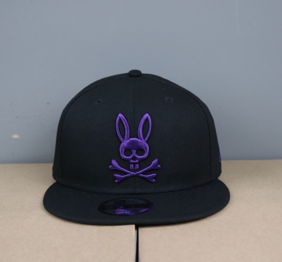 NÓN SNAPBACK THỎ ĐEN LOGO TÍM