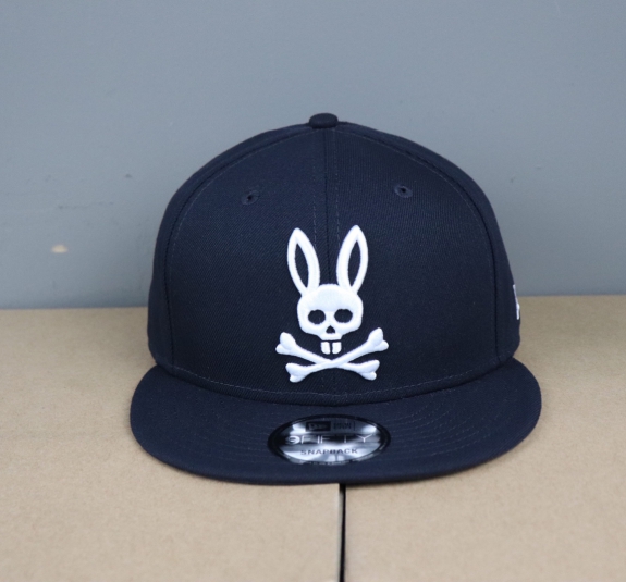 NÓN SNAPBACK THỎ ĐIÊN XANH ĐEN LOGO TRẮNG