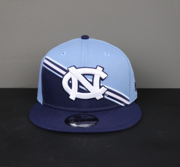 NÓN SNAPBACK UNC