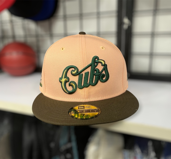Nón Fitted Cubs Hồng Nhạt Lưỡi Nâu 71/2