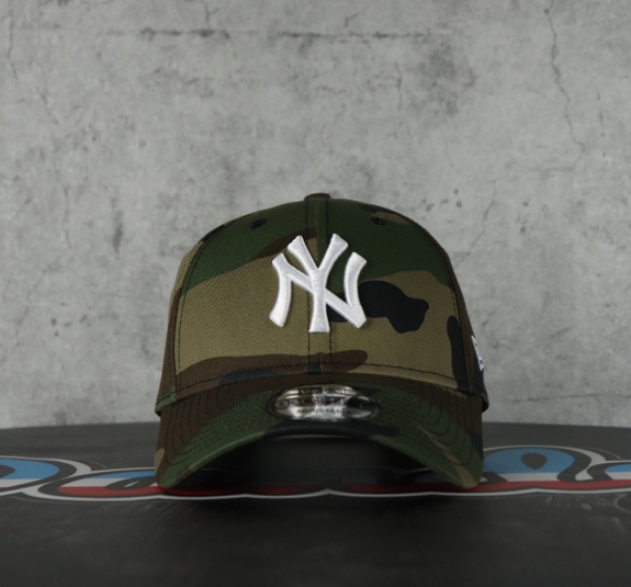 CONG FORM CỨNG NY CAMO LOGO TRẮNG